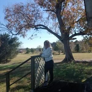 Meet your Posher, Laura